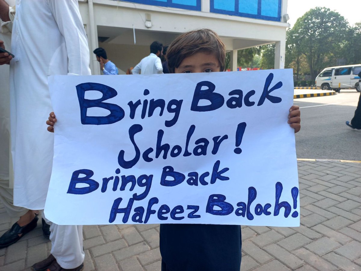 Fatima_Baloch18's tweet photo. Our kids ought to be in schools
Our teachers ought to be in their institutions
Our scholars ought  to be completing their thesis works and studies !!!
#bringbackscholar 
#ReleaseHafeezBaloch https://t.co/2UgX6Jr6kH