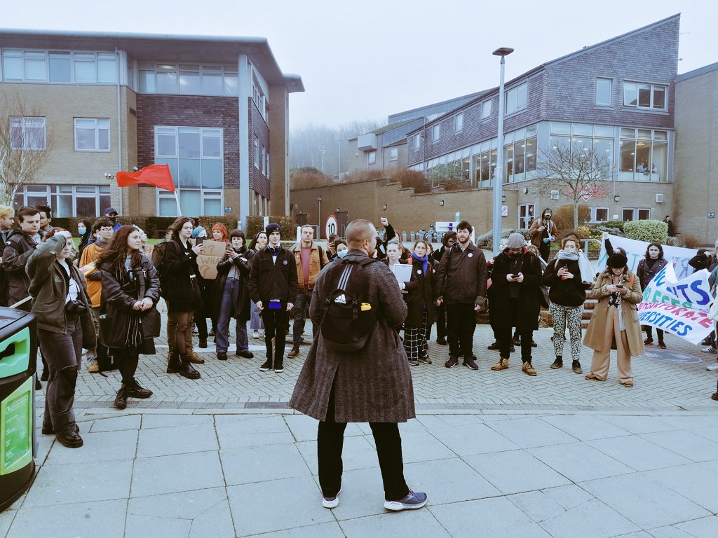 sussexucu's tweet photo. We've just launched a union Instagram channel. We'll have behind the scenes pics from the pickets, interviews with organisers, pictures of dogs and videos showcasing our incredible student solidarity ✊ If you have followed us yet go now! #UCUstrikes #USS https://t.co/dX4DzfPR2F https://t.co/JrzIcPfNst