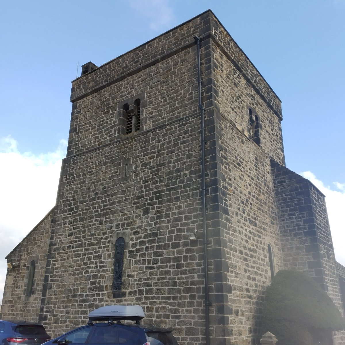 I went on Sunday morning to #Oxenhope (8, 12cwt) to ring for their service. We only managed the front 6, and a touch of Bob Doubles and call changes both fired out, but they're quite pleasant bells I a tower far too big for them!
#bellringing #bellringer #westyorkshire