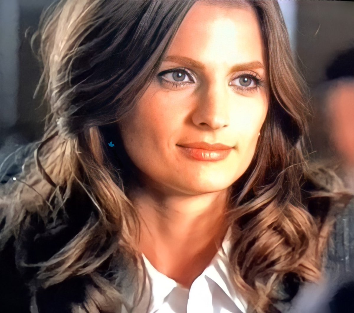 Jenny_S3005's tweet photo. Detective ❤ #KateBeckett ❤  

             S3x18                         S6x15 https://t.co/MOP27q3JPz