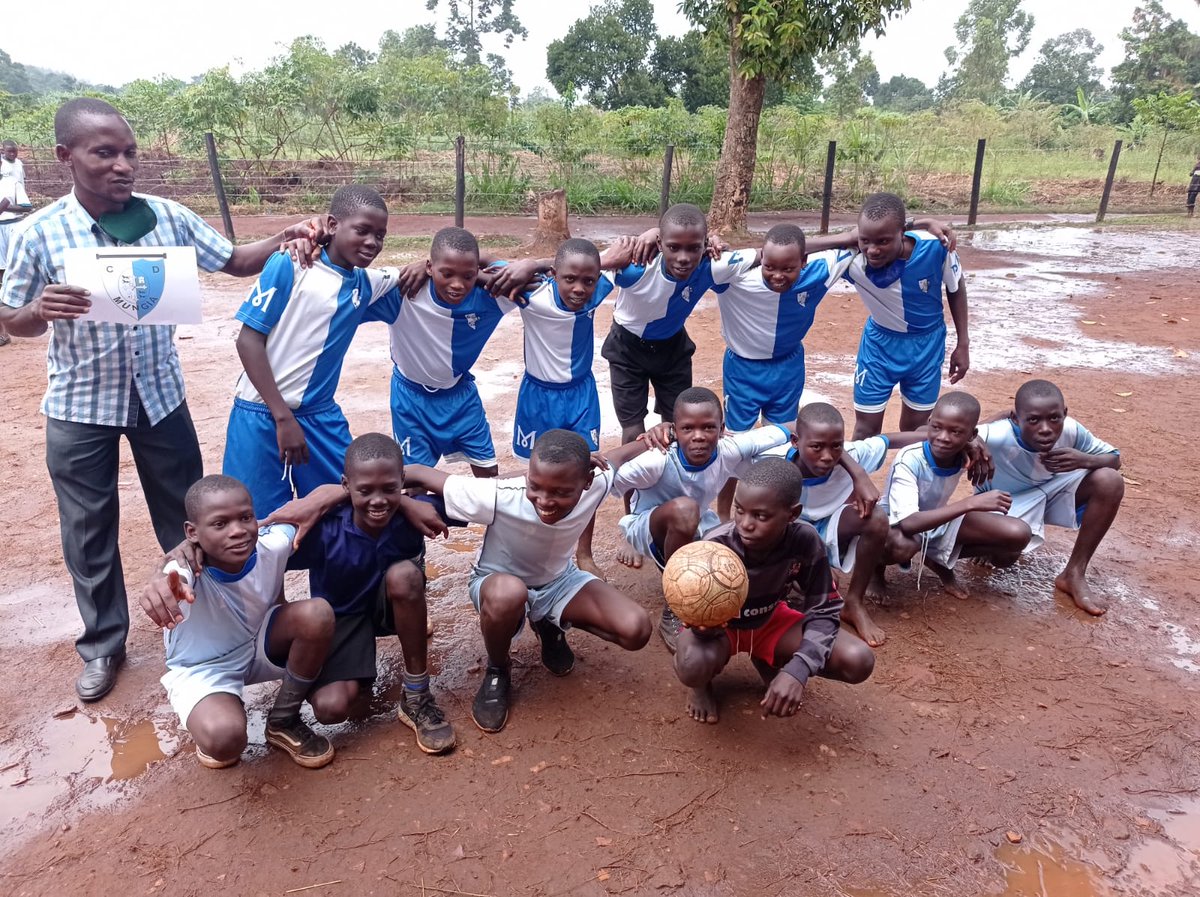 CD Mungiak mugak gainditzen jarraitzen du. Eskerrik asko <a href="/SALUGANDA_eus/">SALUGANDA Elkartea</a>  elkarteari Ugandan zaudeten lan guztia egiteagatik: Hezkuntza, ura eta saneamendu-sarea, emakumeen taldeak, abeltzaintza, nekazaritza, nutrizioa... LAN BIKAINA 👍
Info gehiago: saluganda.org
🇺🇬💪