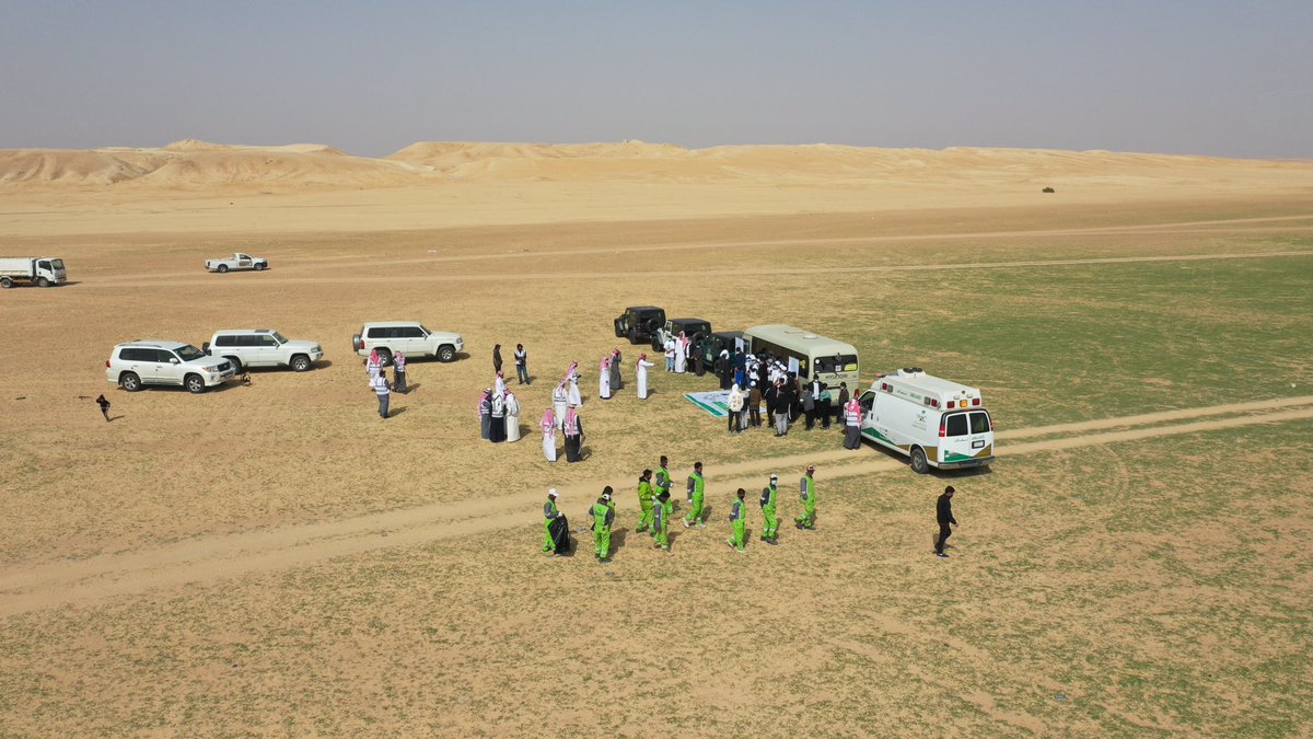 sl3sl's tweet photo. تحت رعاية سمو محافظ حفرالباطن
تدشين هايكنج اسبوع البيئة في فيضة القلت من تنظيم @ALHAFER_HIKING 
وبالتعاون مع @ncvcksa و @HFREPA 
و الجهات الحكومية 
تخلل الفعالية تنفيذ مبادرة إصحاح بيئي 
#بيئتنا_مسؤوليتنا https://t.co/lo3UXiQYwr
