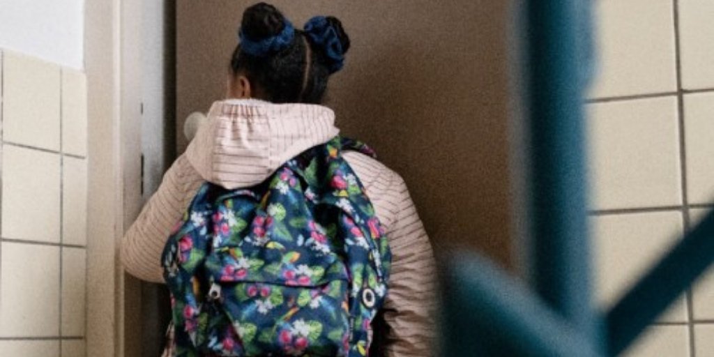 Op 31 maart organiseren we weer een Kenniskring Kinderarmoede. Mariëtte Lusse en Marjolein Driessen nemen ons mee in het rapport 'Integrale aanpak van armoede in gezinnen'.
 
De kenniskring is online van 9.00 tot 10.00 uur. Ben jij er ook bij? Meld je aan bit.ly/3DfrLNv