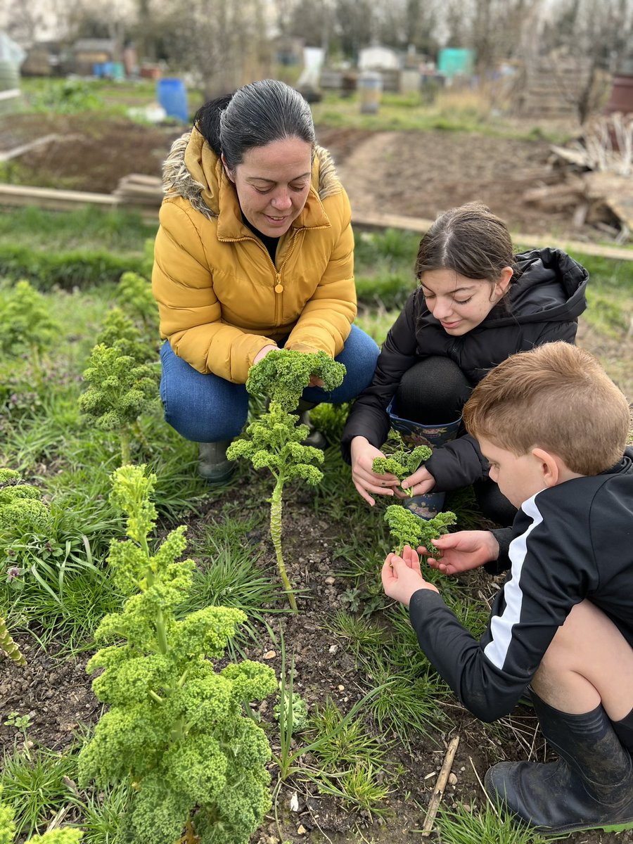 📚Do you HOME EDUCATE or know anyone that does?

👩‍👧‍👦I have a family looking to start a local group or meet with likeminded families in Broughton Astley

❤️Please get in touch for further info 

<a href="/HarboroughDC/">HarboroughDC</a> <a href="/bapc1896/">Broughton Astley Parish Council</a>