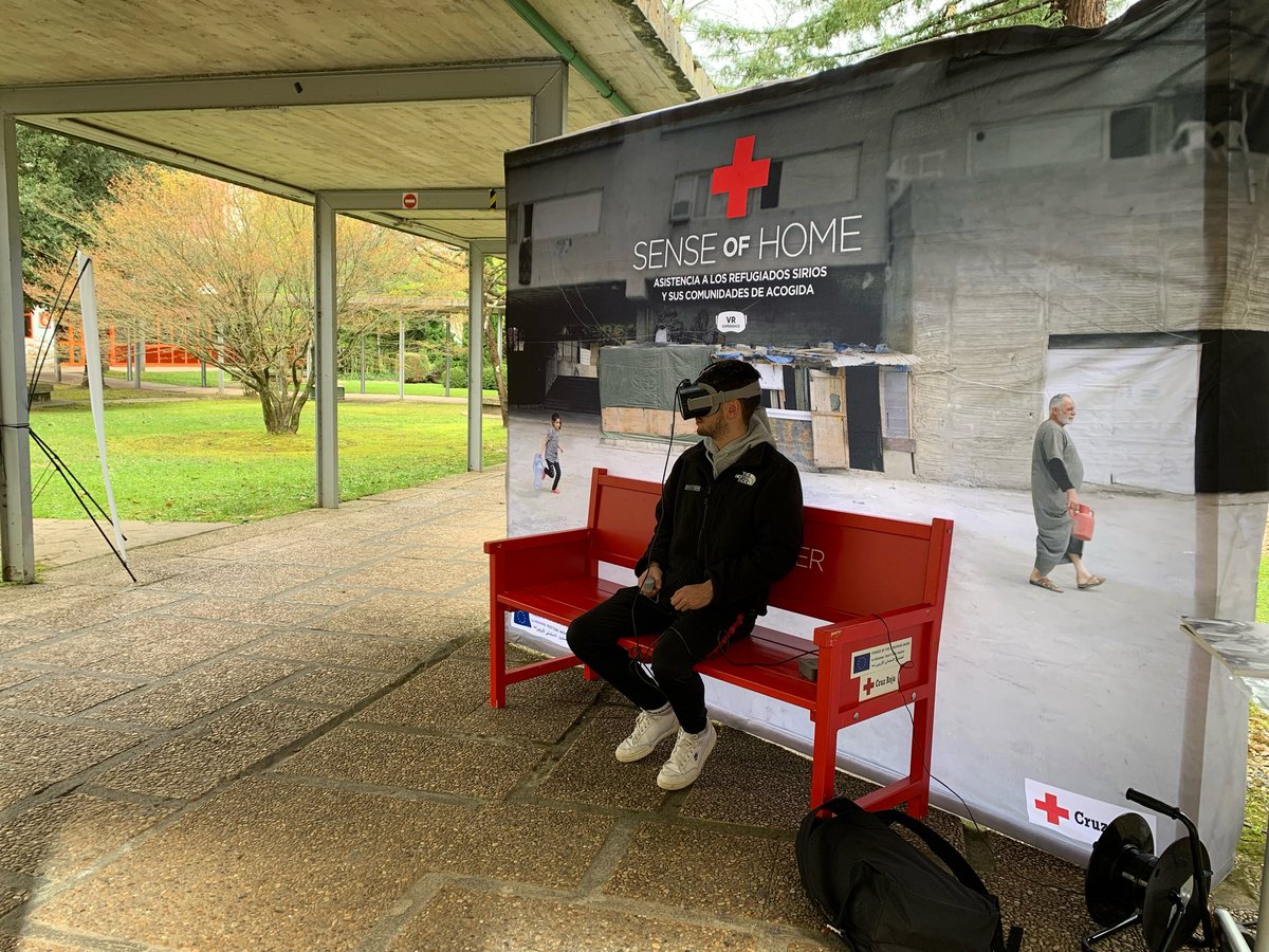 CruzRojaGip's tweet photo. #SenseOfHome
Gaur ere Arrasaten egongo gara Mondragon Unibertsitateko Goi Eskola Politeknikoan, migratzaileen egoeraz sentsibilizatzen, errefuxiatuen eremu batean bizitzea zer den simulatzen duen errealitate birtualeko banku batekin.
@MU_gep https://t.co/okfRcNND1h