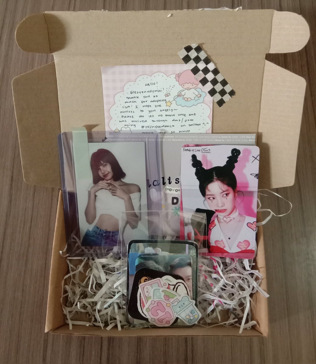 Lesyeuxdynini's tweet photo. #lolzfeedbacks
#yejinfeedback
Just received my lisa white top!! Thank you po napauwi q na siyaa. She arrived safely, ganda ng packaging thank you @halmeoniph for putting a lot of effort to it!! Next time po ulitt✨ https://t.co/9xdDN7R1nS