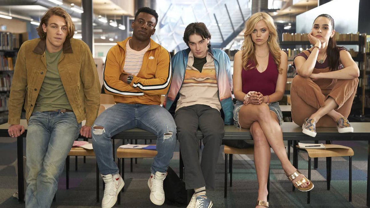 넷플릭스 <엘리트들>은 10대들의 사랑과 우정을 범죄 스릴러와 접목시킨 ‘마라맛’ 하이틴 드라마입니다. <엘리트들>을 재밌게 봤다면 비슷한...