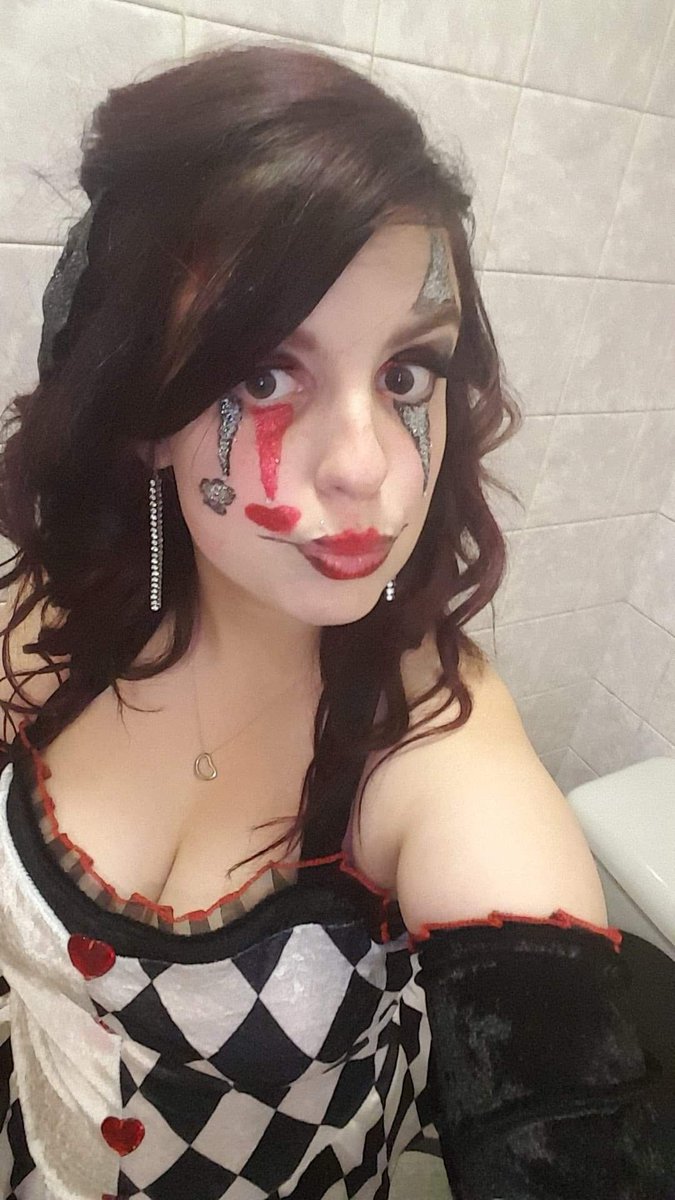 cherryz1x's tweet photo. #harlequin
#fanslycreator
#annsummersmodel
#curvy 
Please subscribe to my fansly and help a girl out x
https://t.co/ZCqhEYfg3R https://t.co/tMPFQhiiuR