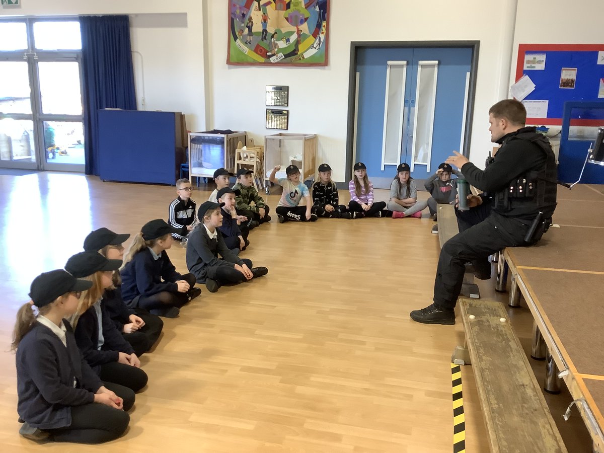 westcornforthps's tweet image. Our Mini Police had a visit last week from PC Lee Wilson and TPD Poppy from Cleveland Police. They asked him lots of questions then they hid some tennis balls for Poppy to find. We all had a fantastic time. @ClevePol_Dogs