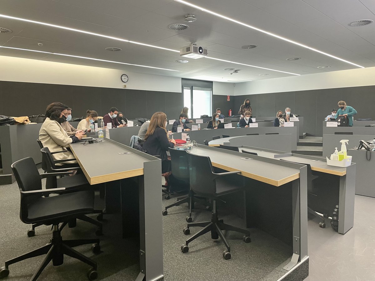merc_unav's tweet photo. 👋¡Ayer fue el primer día de nuestra semana intensiva!

‼️ Tendremos a los alumnos del #MercIV toda la semana en @unav_exed. 

💡Profundizarán en la gestión de intangibles, Sostenibilidad y Reputación junto a @aalloza, CEO de @CE4reputation. https://t.co/CT8I4O0pyR