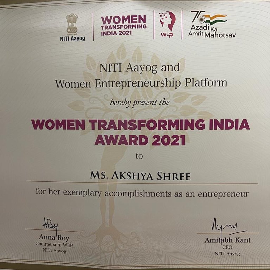 AK_Shia's tweet photo. Awarded the #WomenTransformingIndiaAwards2021 last night at Sunder Nursery. A splendid event organised by @NITIAayog &amp; @WEP_NITIAayog celebrating #womenentrepreneurs #AzadiKaAmritMahotsav https://t.co/G3X3772Ery