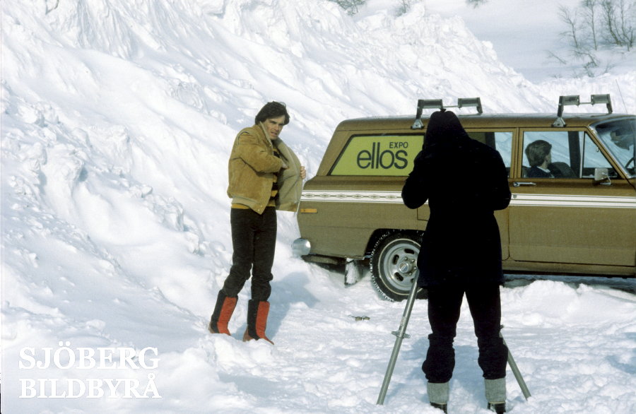 Sjobergbild's tweet photo. Ellos grundades 1947 av Olle Blomqvist och Lars Gustavsson i en nedlagd mjölkaffär. 1953 kom deras första postorderkatalog.
I mars 1980 fotograferade man kommande mode, skinnjacka och moonboots. Hög igenkänning.
#nostalgi #minnen #mode #ehandel #postorder Foto S&amp;L https://t.co/Xydk27mqbR