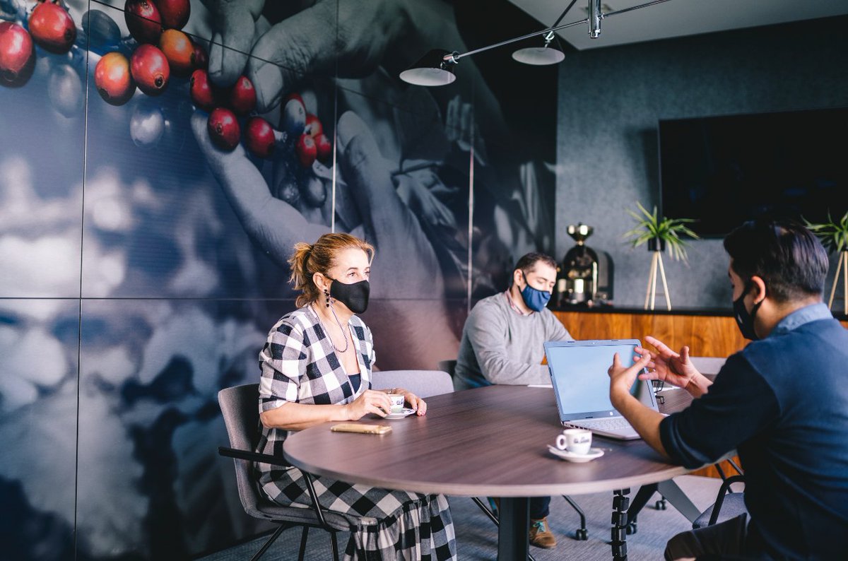 Las ideas están hechas para compartirse.

Por eso, todo aquel que forma parte del #TeamCafésElGlobo conoce la importancia de estar en contacto directo y aportar nuevas propuestas que nos hagan crecer cada día.