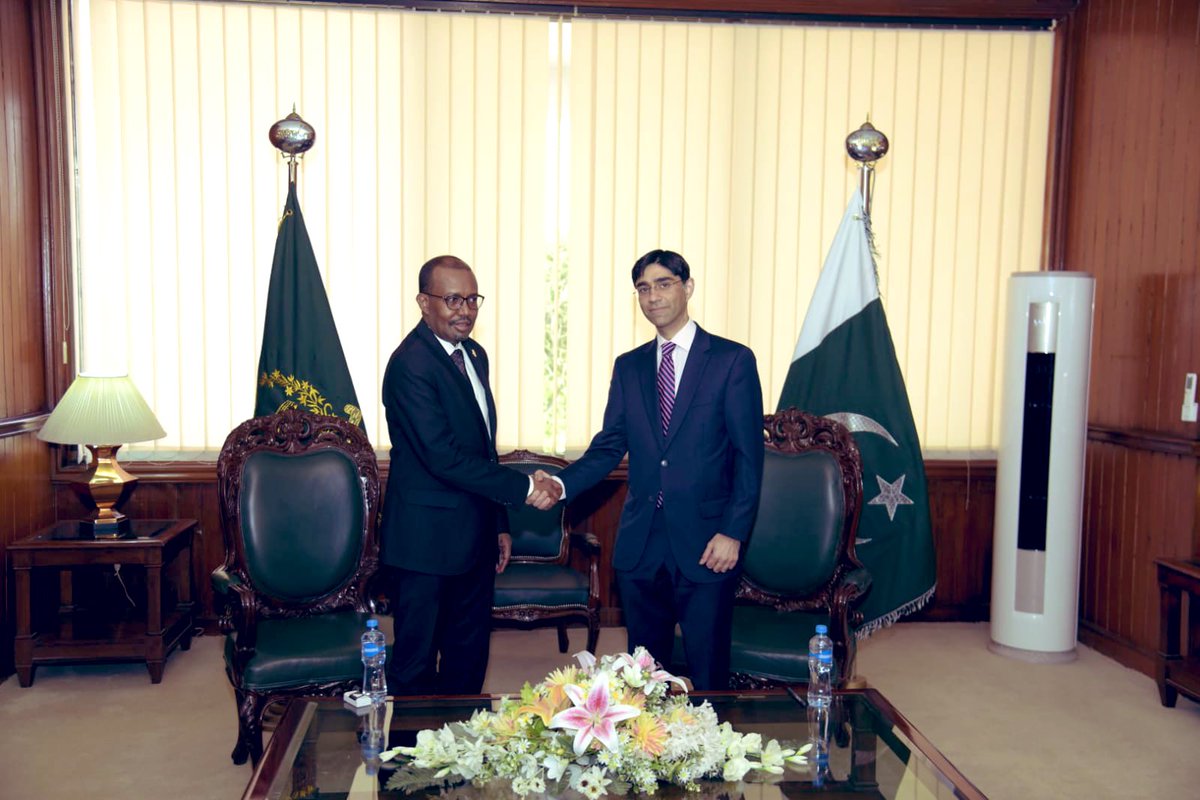 MinisterMOFA's tweet photo. Good to meet with Pakistan’s NSA  @YusufMoeed on the margins of the #OIC48CFM. We agreed to accelerate our security &amp; economic cooperation in our collective efforts to degrade transnational criminal groups. Underlined our appreciation for the growing partnership between 🇸🇴 &amp; 🇵🇰. https://t.co/sFKsz8FS00