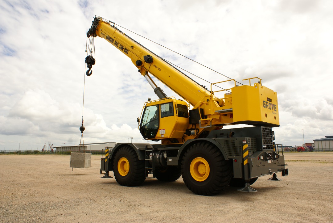 LangsatOSC's tweet photo. In-house mobile crane with value added services to meet your needs.

Visit LOSC at https://t.co/nlFRfmvqIj for more details on LOSC storage facilities and logistics services.

#losc #openyardstorage #storagefacility #logisticsservices #openyard #mobilecrane https://t.co/eNzKWf8kgd
