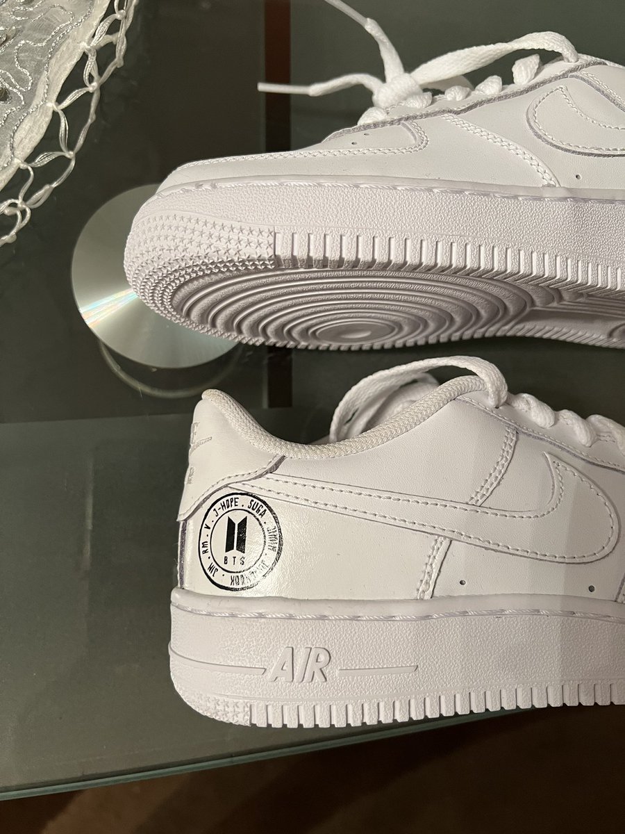 rafaeilaki's tweet photo. #WTS #WTSBTS #BTS

Anyone interested in these customized BTS Nike Air Force 1 shoes.

Complete new and never used.

Size
EU 38
US-Woman 7
US-Kids 5.5Y https://t.co/MMPYkozZuZ