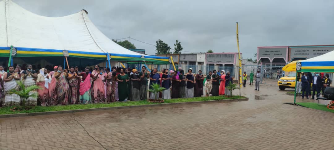 MTNRwanda's tweet photo. All set @RusiziDistrict #BugaramaSector for #ConnectRwanda. 300 smartphones to be handed over to women cross boarder traders. @RwandaICT

#WhatAreWeDoingToday https://t.co/LJJDhRTMgQ