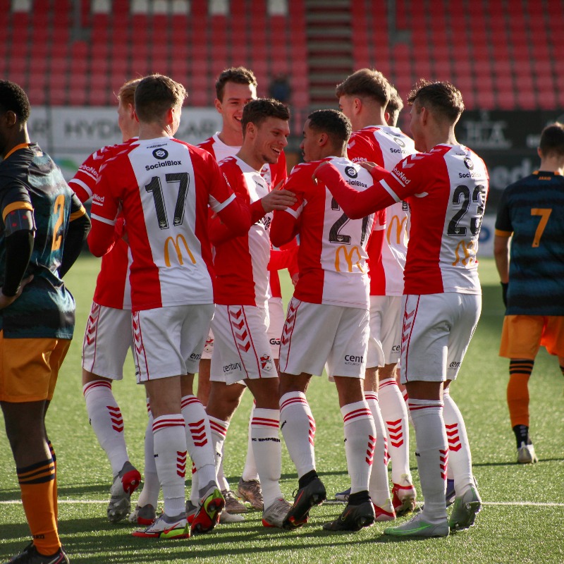 FC_Emmen's tweet photo. FC Emmen 2 - Heracles Almelo 2! Kom jij ook? โ๏ธ
๐ข 18.30 uur
๐ De Oude Meerdijk
๐คฉ Gratis entree via ingang Zuid
#EMMher #HIERKOMIKWEG https://t.co/SzJjwaihqq
