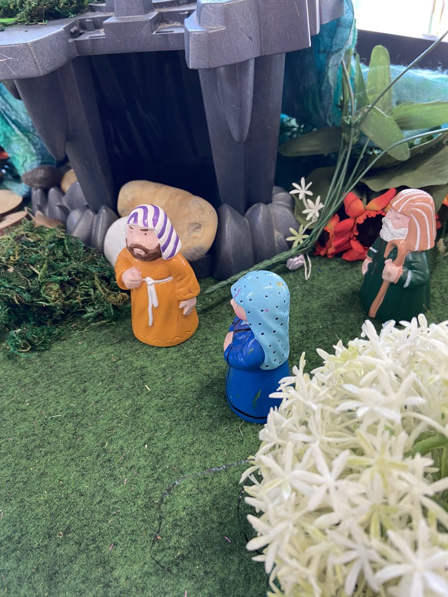 BillyBobbyBear's tweet photo. What is special about the stone? We are learning what is so special about Easter in our RE lessons. https://t.co/MVu3IQkUES