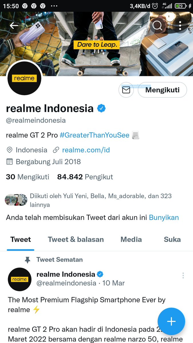 uniegavin's tweet photo. @angga_fzn @realmeindonesia Hpnya mau dipake buat foto foto #RilisrealmeGT2Pro https://t.co/4vfuGuZ8Ac
