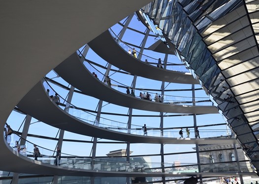 ¿Quieres conocer el mecanismo de las licitaciones y contratación pública en Alemania? Última llamada para apuntarse al Webinario que se celebrará el día 24 de marzo. El plazo cierra el 23 de marzo a las 18:00. 
👉 Regístrate aquí: 
bit.ly/3IsTmeT