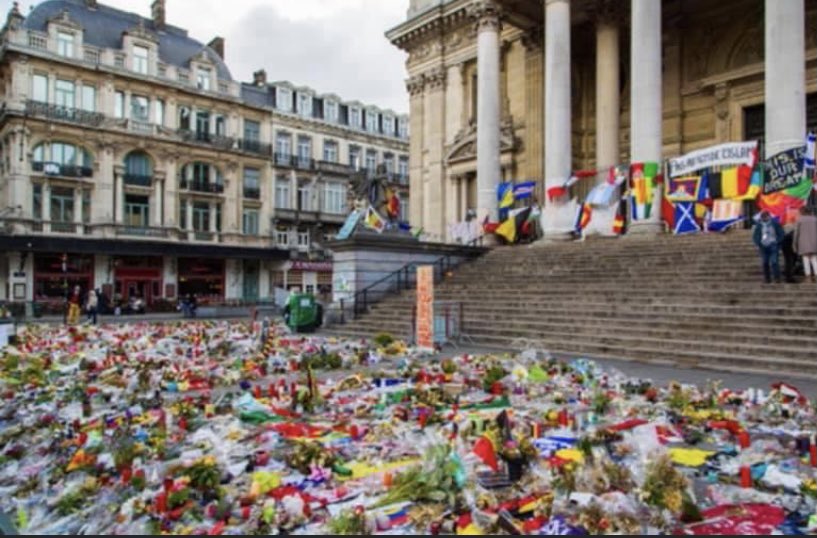 MerouaneT's tweet photo. Il y’a 6 ans, le #22mars 2016, #Bruxelles 🇧🇪 était frappé en plein cœur par les attentats …
Pensées aux victimes &amp; à leurs familles 🖤💛❤️
La haine, l’intolérance &amp; le terrorisme n’ont pas de place dans nos sociétés ! 
#Zaventem 
#Maelbeek 
#NeverForget https://t.co/sLg4RsTtvE