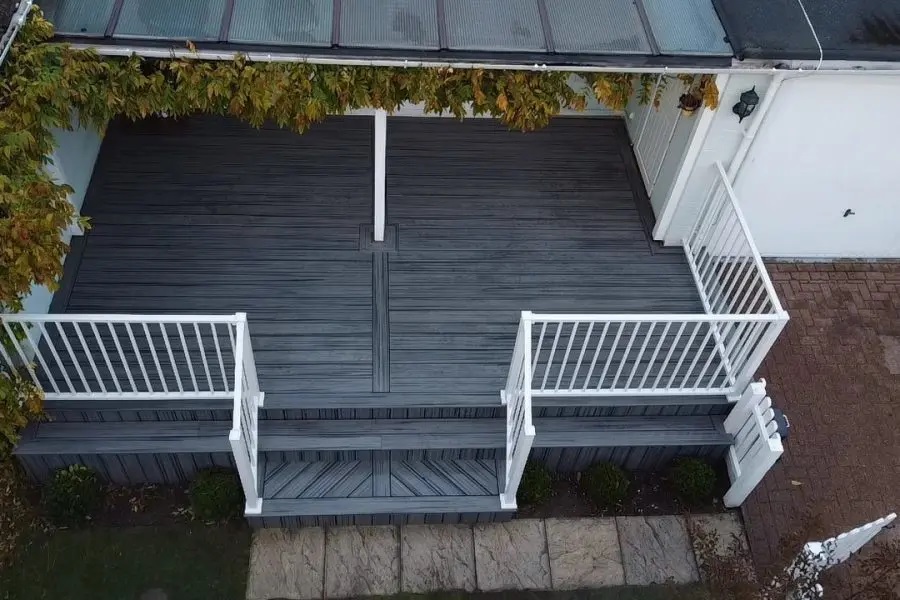 Arbor_Forest's tweet photo. This beautiful two-tiered deck, installed by Beams & Braces, is the first use of the all new @Trex_Company Signature® Railing in Classic White – and it certainly makes for a striking effect. Find out more here: https://t.co/V4iwljeN9l #trexdecking #deckinginstallation https://t.co/xuvqdZFeuw