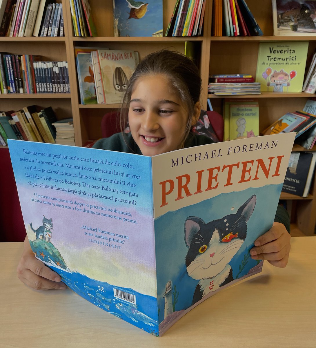 Project__Ruth's tweet image. Research shows that more books in a child&apos;s life can directly correlate to the number of years a child stays enrolled in school. 
ow.ly/FbGX50HVrvP