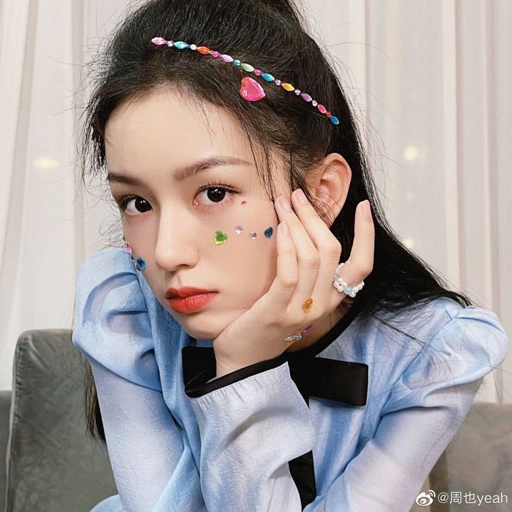 purpdanger's tweet photo. a'yuan made me ✨pretty✨ today and you know what ? i'm not taking them off. 😤 i'll go to work looking like that. 😌 https://t.co/MUKciTxKK0