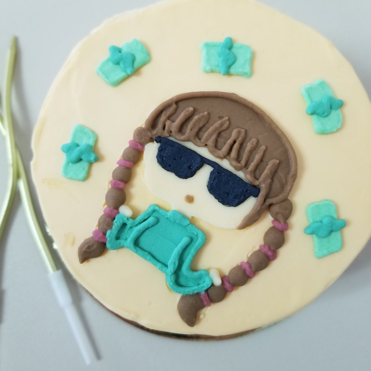 tatakookiess's tweet photo. Hi! For any blinks out there, we're selling cakes for Lisa Manoban's bday!! 🥳

We have a limited promo price if you order our 5" cakes inclusive of freebies 😊 Hope that you can help out our small business thank you so much 💛

we are accepting until the 25th!! (PH only 🇵🇭) https://t.co/p5b57OGHeS