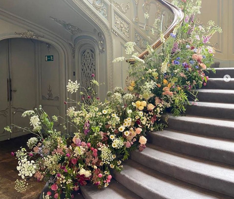 theguide_uk's tweet photo. From Royal Warrant holders to new kids on the block, here are the people who will weave floral magic for the wedding of your dreams. We are big fans of @JamJar_Flowers - a thriving studio based in South London #wedding #florist #flowers https://t.co/vpV2To1UnR https://t.co/lccqxtBble