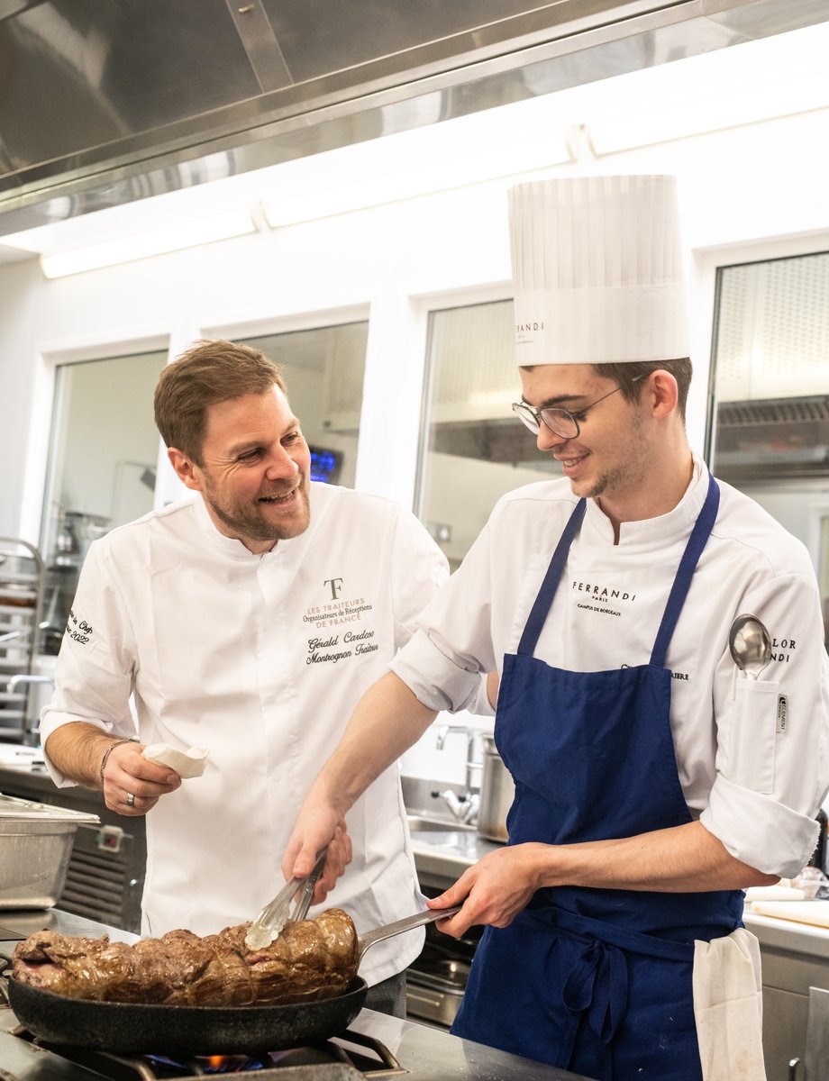 LE_RESEAU_TDF's tweet photo. Lancement 🚀 de La Rencontre Des Chefs 2022 des Traiteurs de France 🇫🇷 !
Les Maisons de @LE_RESEAU_TDF collaborent avec les étudiants de @FERRANDIParis Campus de Bordeaux pour partager leur passion
#TraiteursdeFrance #ChefLab #RDC2022 #Transmission https://t.co/Z6WIsSo1gW