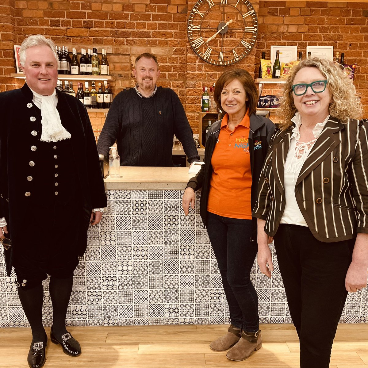 Monday Nite Club tweet media