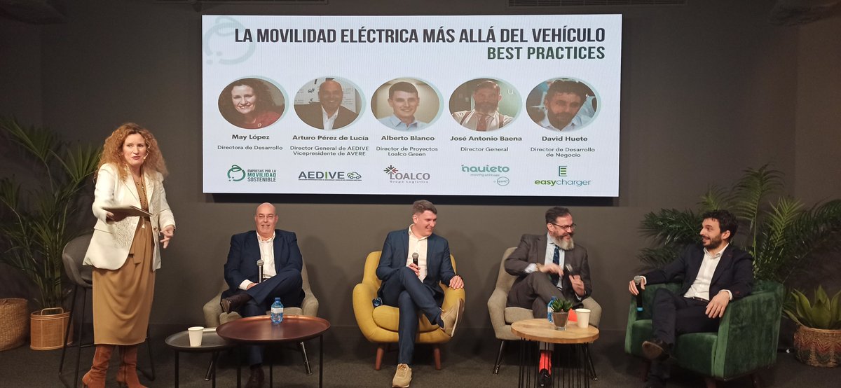 InquietoMoving's tweet photo. 👉 @josetalaveron en @PlataformaEMS #smartmobilityspain  #SUMMIT2022EMS

"La ciudad está hecha para las ciudadanos y su disfrute. Nuestro objetivo es recuperar la ciudad para la gente creando hubs y minihubs móviles dentro de una red de inteligencia de carga distribuida" https://t.co/aOD6ngs0l2