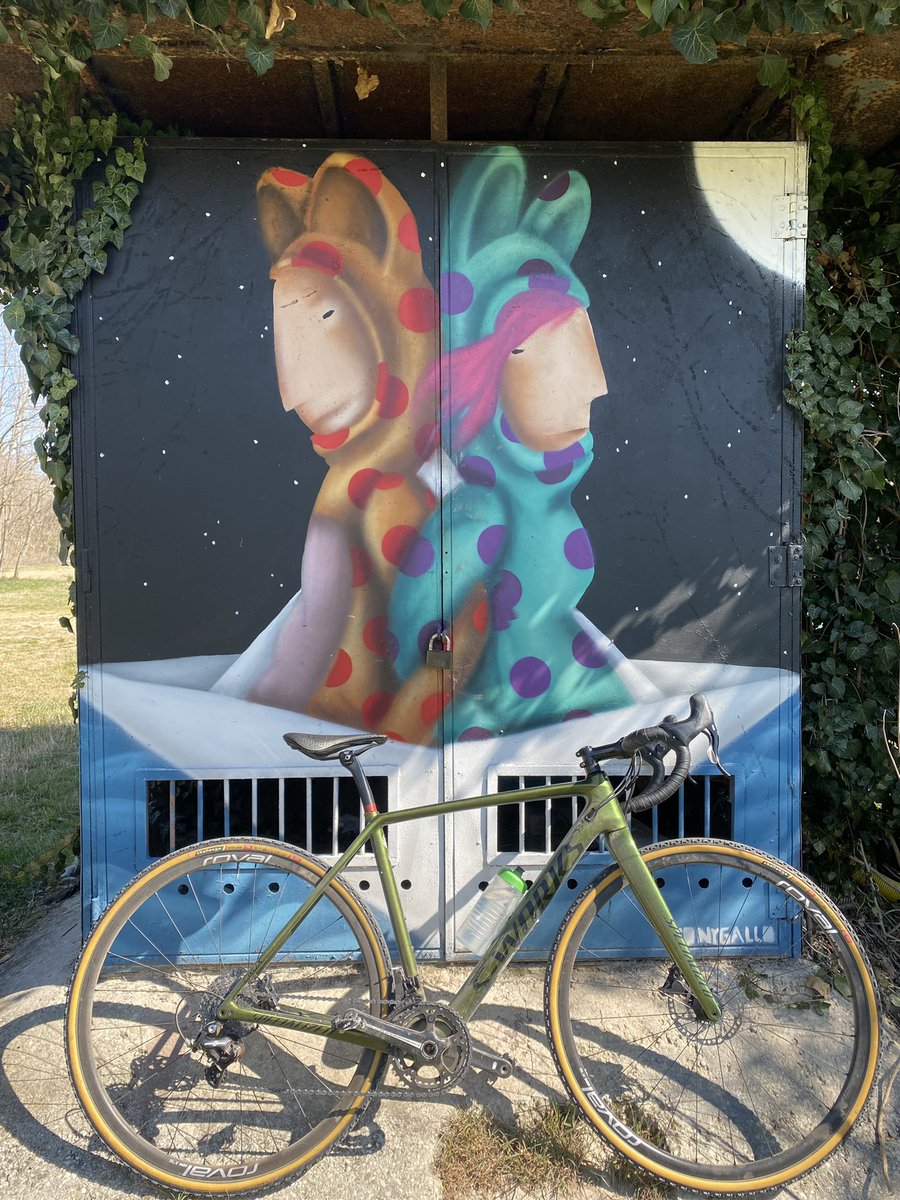ILENIALazzaro's tweet photo. Nuovo e bellissimo #StreetArt #tonygallo #gravel https://t.co/w3WHkNsBmU