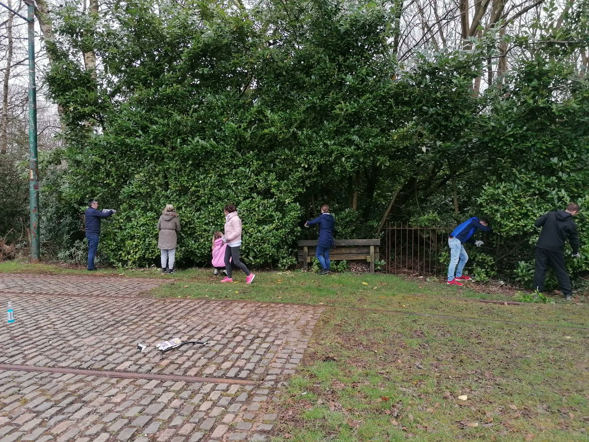 Last week saw corporate volunteers from Nat West come to visit us.

They were put to work trimming back bushes and trees ready to ensure clearances along our line stay at the distances they are required to be.

We are massively grateful for their assistance.