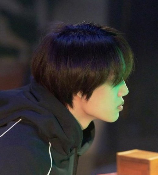 KaiForLove's tweet photo. Why is he so cute and adorable? 😭 https://t.co/Ve03WpUZrT