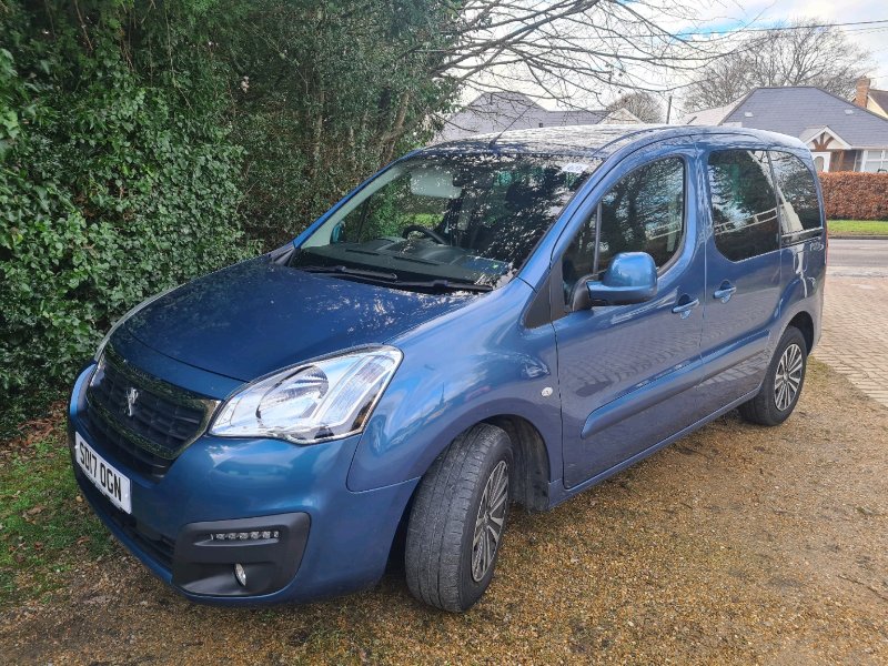 NickCoombs7's tweet image. Looking for a quality used wheelchair accessible vehicle? How about this 2017 Peugeot Partner with just 19k miles... See more: shorturl.at/ruzS5
#wav #wheelchair #mobility #disability