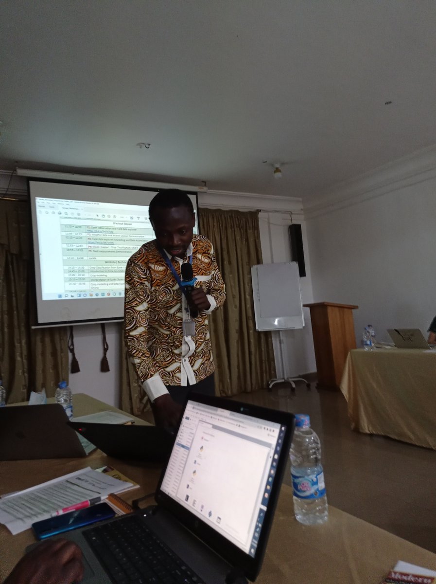 Pepucho666's tweet photo. Workshop on crop monitoring in Tamale, northern Ghana is kicking off!!! @asarefi17 @qlwu @MarcYinFeng @prof_plewis https://t.co/1mH0Fk8OuV