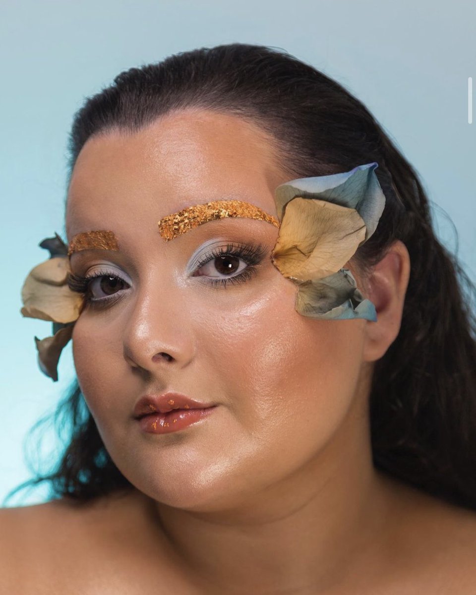 mgama97's tweet photo. Y por aquí os dejo lookitos más glam/editorial pero que adoro igual, the best of both worlds❤️‍🔥 #KrashPRVirgin @krashkosmetics https://t.co/mi7Ty0R7mO