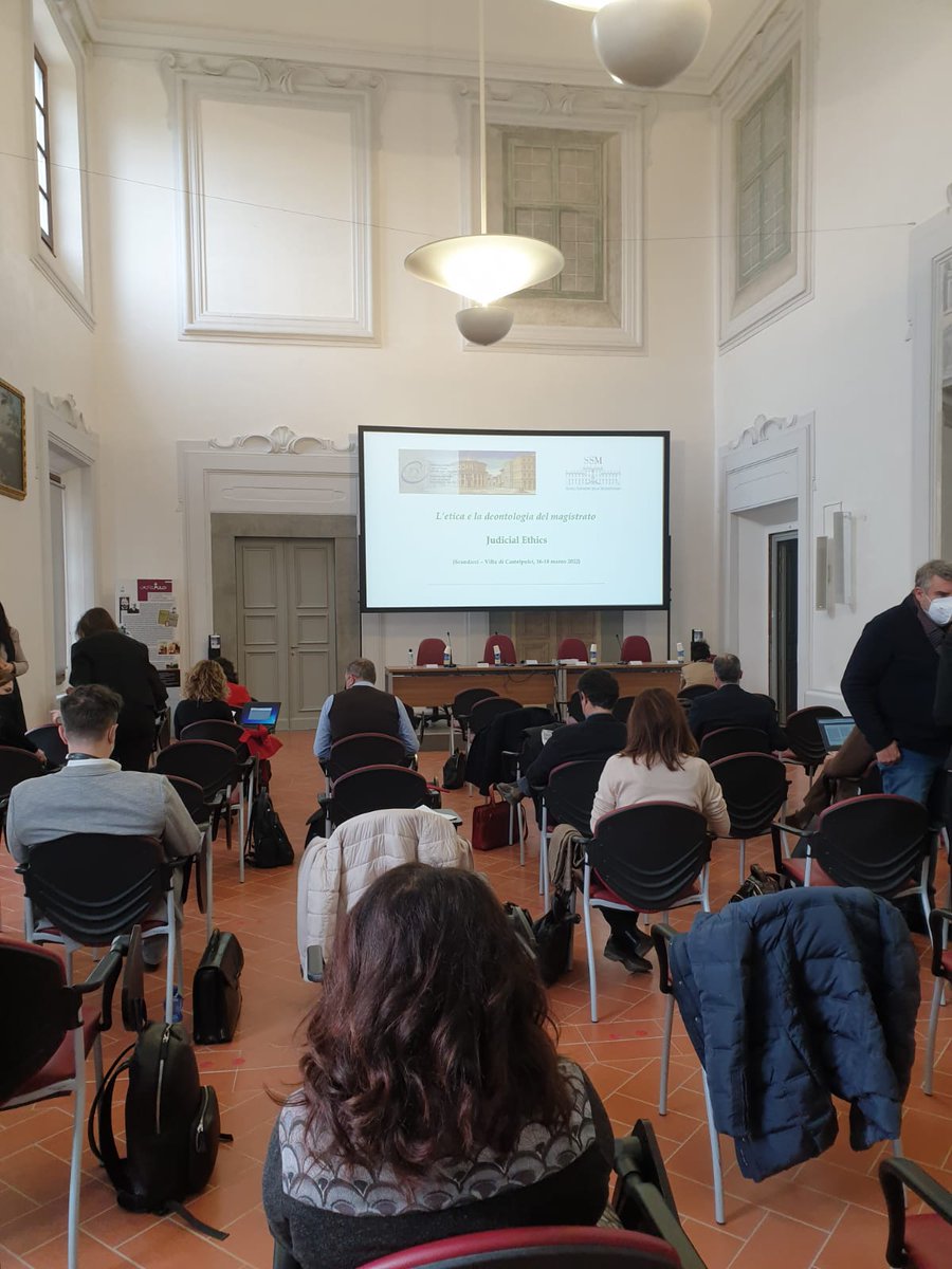 interpreticonf's tweet photo. Interpreti di Conferenza traduce al Convegno "Judicial Ethics" della Scuola Superiore della Magistratura, 16-18 marzo presso la sede della Scuola Superiore a Scandicci (Firenze) https://t.co/h6EMBZngK7