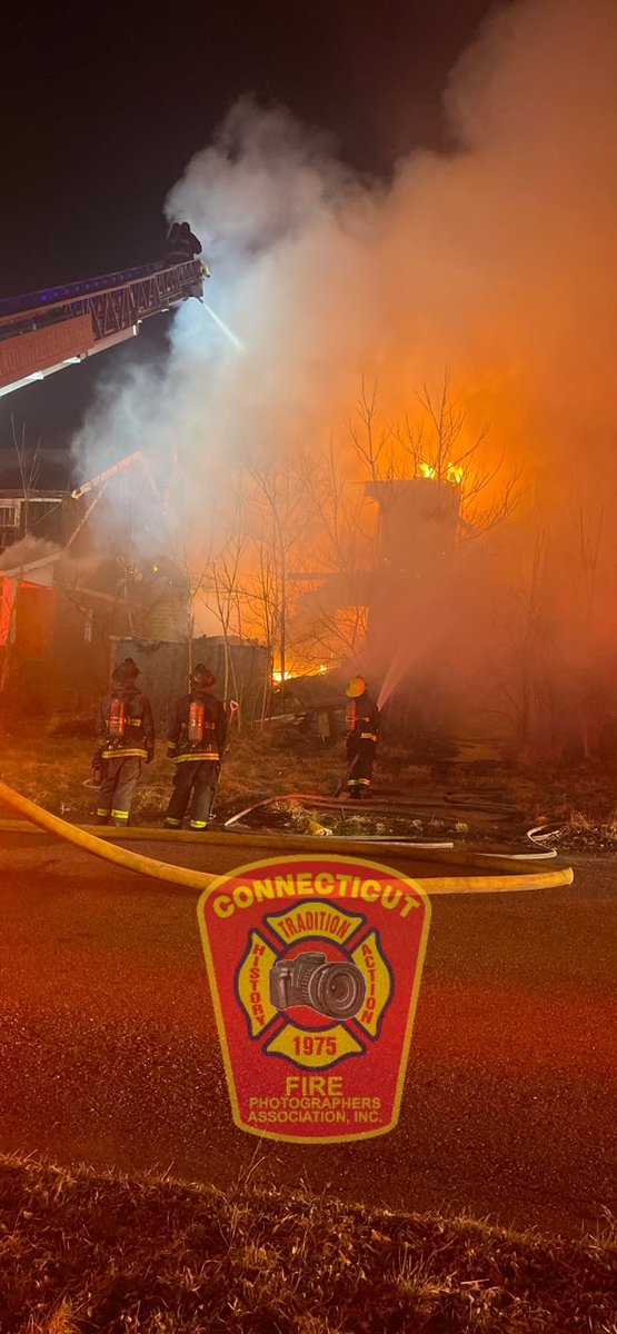 CFPA Detroit member Brian Didur (<a href="/MCFirePics/">Motor City Fire Photography</a>) took in two dwelling fires overnight in Detroit.
#structurefire #housefire #fire