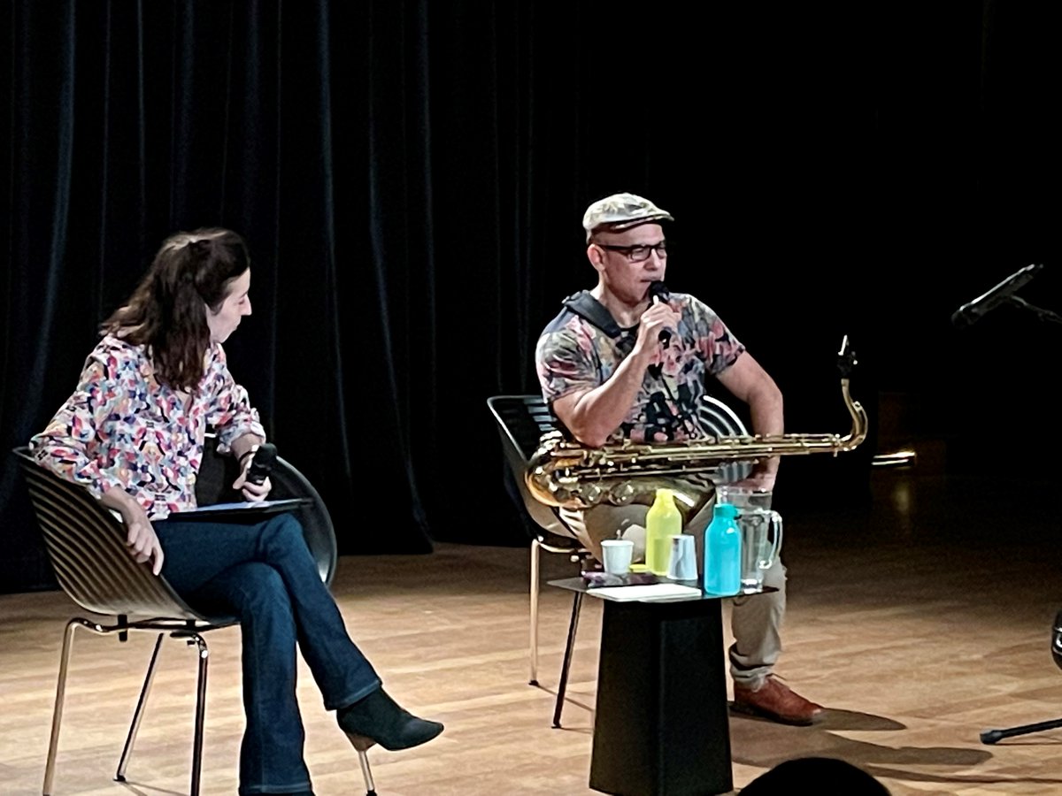 [Semaine d'éducation et d'actions contre le racisme et l'antisémitisme]

En partenariat avec la Fondation pour la mémoire de l'esclavage, le mahJ accueille le saxophoniste Jacques Schwarz-Bart, qui dialogue avec des classes de cycle 4 autour de son double héritage juif et créole.