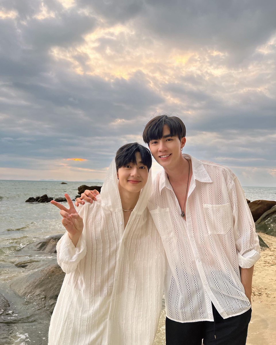 Peejoom1's tweet photo. รักอ่ะเนอะ❤❤❤❤ #1MHowYouFeel #ZeeNunew #นิ่งเฮียก็หาว่าซื่อ #นิ่งเฮียSeries https://t.co/eqv5n3SW6J