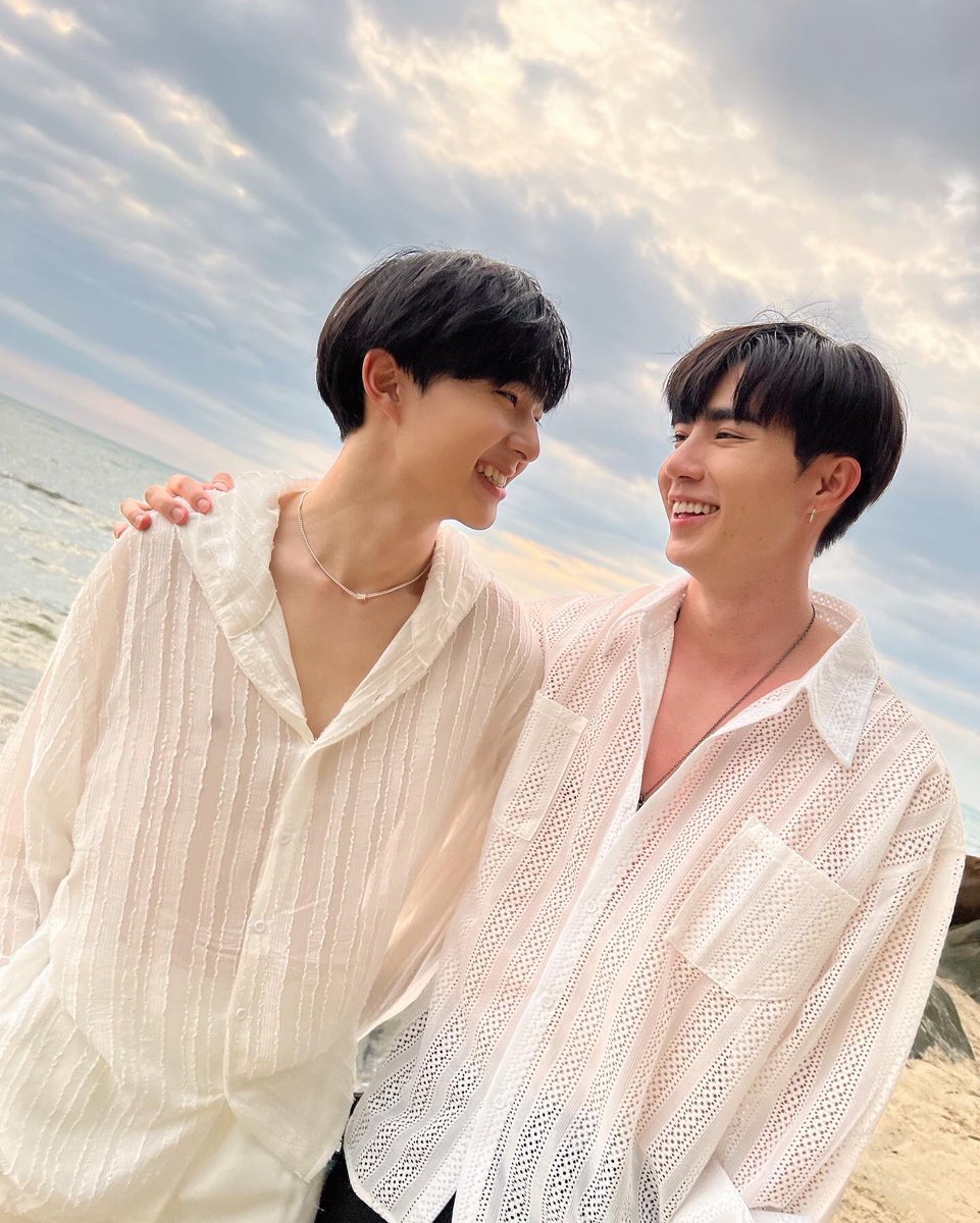 Peejoom1's tweet photo. รักอ่ะเนอะ❤❤❤❤ #1MHowYouFeel #ZeeNunew #นิ่งเฮียก็หาว่าซื่อ #นิ่งเฮียSeries https://t.co/eqv5n3SW6J