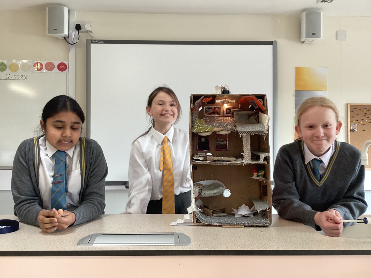 StainesPrepSci's tweet photo. In #StainesPrepScience, #StainesPrepYear6 pupils have been making elaborate parallel circuits for their fantasy hotels. For #STEAMweek they have been showing off their amazing creations and explained how they work. #StainesPrepShare https://t.co/aGm68y5iJ3
