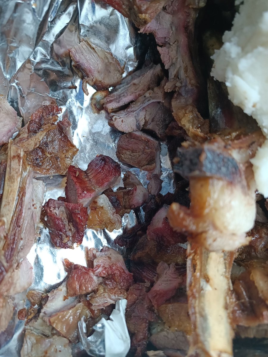 _Njagi_'s tweet photo. Mîtherû has the the softest goat meat, but Îshiara gives it a run for its meat.
Story goes that Îshiara is where Central Bantus dispersed from-Gûciarwa.
It makes sense since it's centrally located from Kikuyu, Embu, Meru, Tharaka &amp; Kamba.
And here the goats come to roost/ roast😄 https://t.co/50KvpsJ2IW