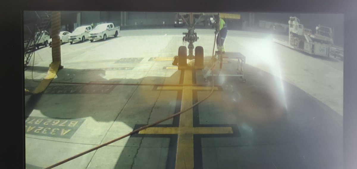 MonaLisa20_'s tweet photo. #QatarAirways @qatarairways #DoNotFlyQararAirways flight to Boston delayed by 4 hrs due to technical glitch this AM. Boarded all passengers &amp; almost took off BUT another technical issue came up. Are these planes recovered frm junkyard or are they cutting corners on safety checks? https://t.co/DS5jWQTuPV