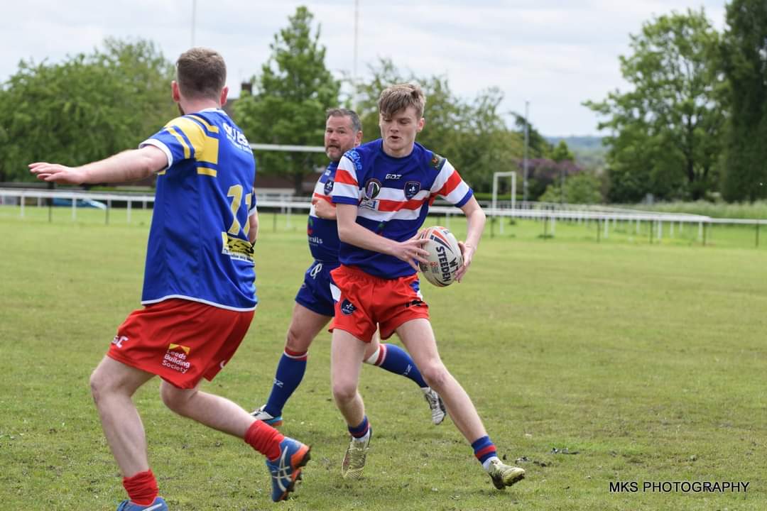 con_lynes's tweet photo. 7 years ago my life was turned upside down when I suffered my first stroke age 14 after playing rugby they said I wouldn't survive but here iam 💪 had some amazing support over the years especially from @RLCares @cbituk @TheStrokeAssoc #NeverGiveUp #StayPositive https://t.co/Bh5Gmwvhme