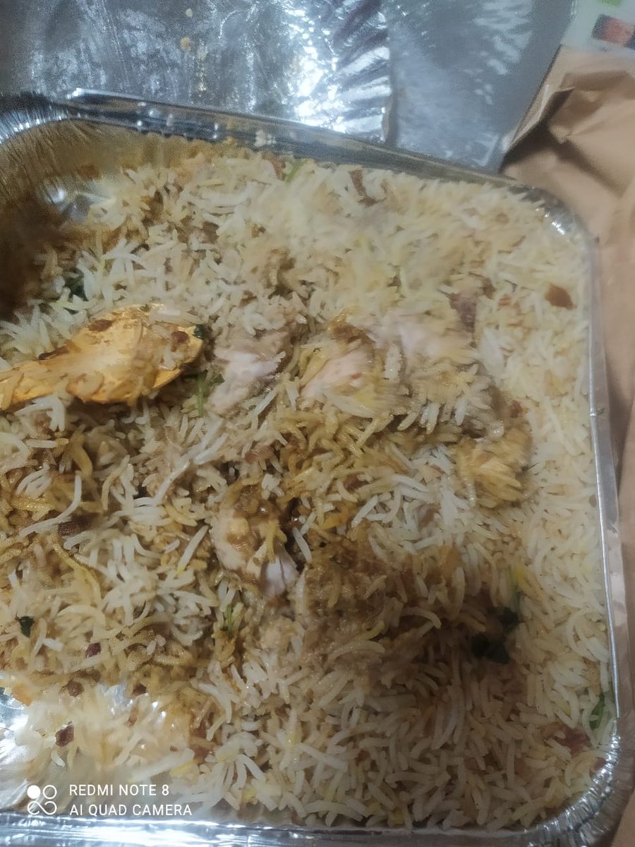 Rahul_S_Gpt's tweet photo. @deepigoyal First ensure that the right food is being delivered as ordered not chicken biryani in place of veg biryani for a vegetarian person. # Behrouz # Jaipur. https://t.co/Y6sSmvuiUj
